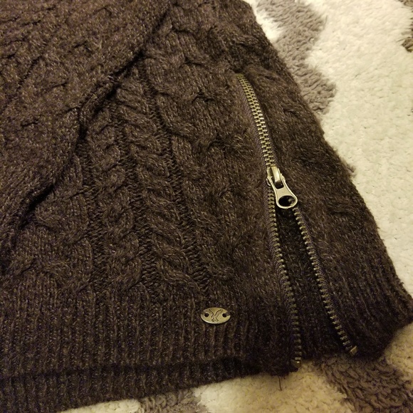 American Eagle Cable Knit Sweater - Picture 2 of 4